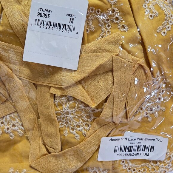 Grace & Emma Top Embroidered Off-Shoulder Puff Sleeves Tie Womens Size M New Tag - Picture 11 of 12